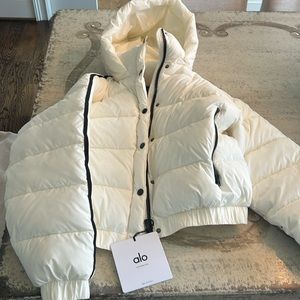Alo Yoga - LovePuffer jacket